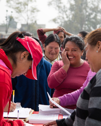 Mujeres sonriendo